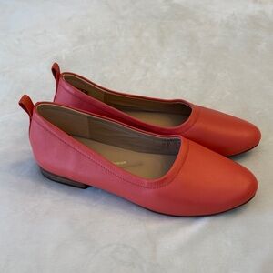 NWOT! Clark’s Fawna Soft Leather Coral Flats, sz 7.5